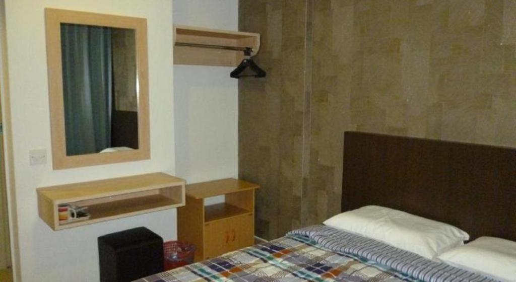G Six Hotel Ситиаван Экстерьер фото